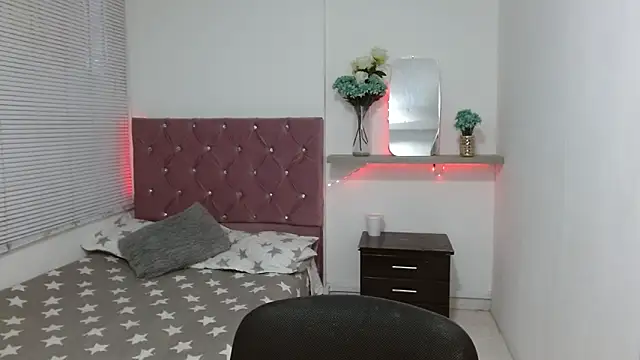 Snapshot of pixiefuckass chatting on September 2025 12:44:02 PM pixiefuckass online show from September 2025 12:44:02 PM