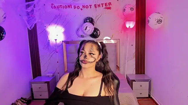 Snapshot of Lizeth_Salazar chatting on October 2025 11:56:02 AM Lizeth Salazar online show from October 2025 11:56:02 AM