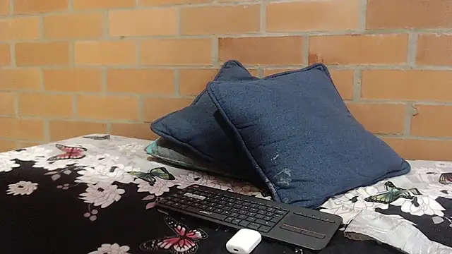 Montserrat Jay online show from February 2026 03:14:01 PM