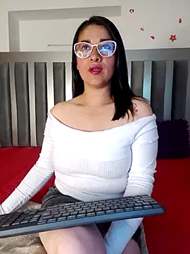 Snapshot of Alana_steel_1 chatting on September 2025 07:36:02 PM Alana steel 1 online show from September 2025 07:36:02 PM
