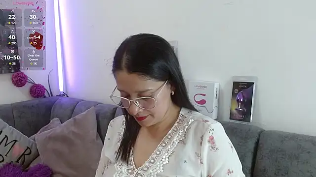 Alana steel 1 online show from April 2026 07:26:02 PM