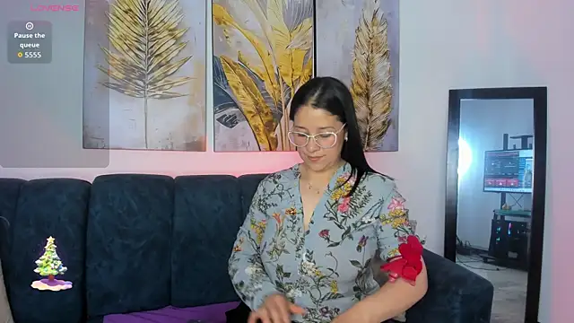 Snapshot of Alana_steel_1 chatting on December 2025 07:35:01 PM Alana steel 1 online show from December 2025 07:35:01 PM