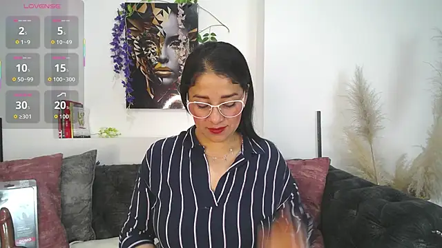 Snapshot of Alana_steel_1 chatting on October 2025 12:06:01 PM Alana steel 1 online show from October 2025 12:06:01 PM