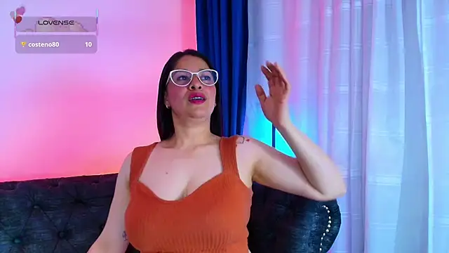 Snapshot of Alana_steel_1 chatting on December 2025 07:38:01 PM Alana steel 1 online show from December 2025 07:38:01 PM