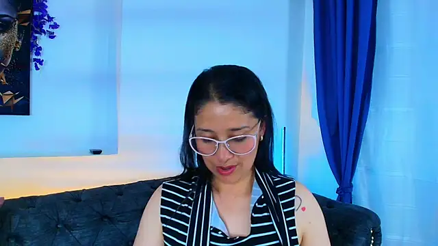 Snapshot of Alana_steel_1 chatting on December 2025 08:04:02 PM Alana steel 1 online show from December 2025 08:04:02 PM