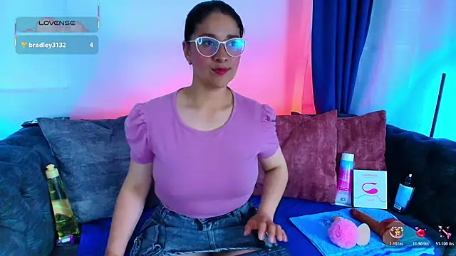 Snapshot of Alana_steel_1 chatting on December 2025 07:51:02 PM Alana steel 1 online show from December 2025 07:51:02 PM