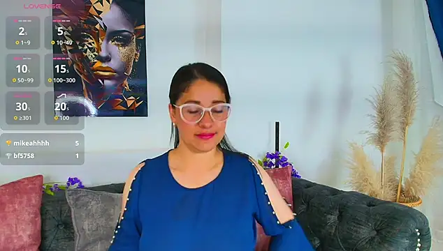 Snapshot of Alana_steel_1 chatting on September 2025 12:01:01 PM Alana steel 1 online show from September 2025 12:01:01 PM