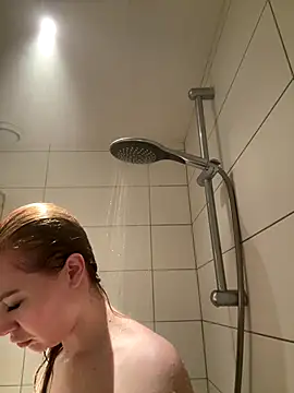 Chloemillerrxx online show from November 2025 01:32:02 PM