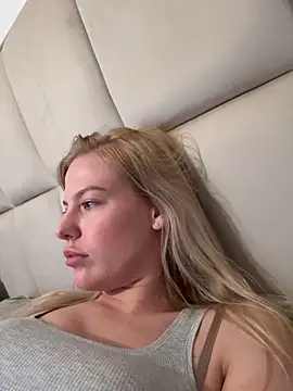 Snapshot of Chloemillerrxx chatting on September 2025 01:49:01 AM Chloemillerrxx online show from September 2025 01:49:01 AM