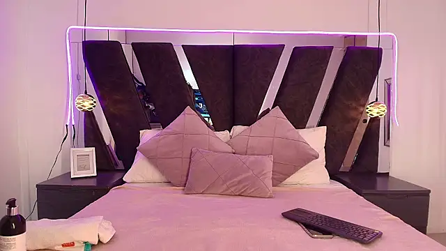 alehia cute online show from March 2026 07:59:01 PM