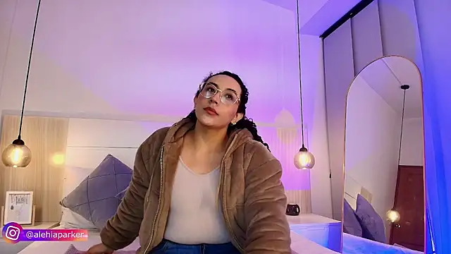 alehia cute online show from October 2025 02:07:01 PM