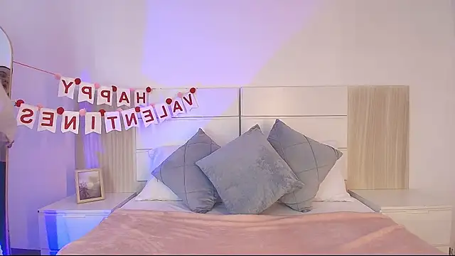 alehia cute online show from February 2026 10:21:01 PM