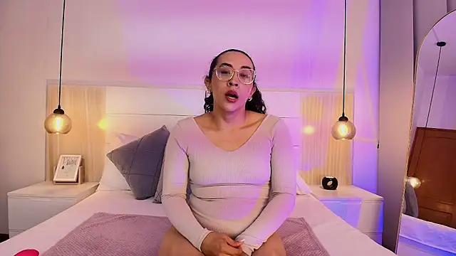 alehia cute online show from September 2025 10:38:01 PM