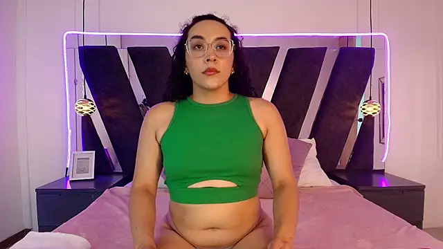 alehia cute online show from April 2026 09:05:01 PM