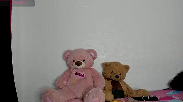 HaileyDuke online show from April 2026 12:01:01 AM