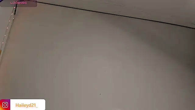 HaileyDuke online show from April 2026 12:28:01 AM