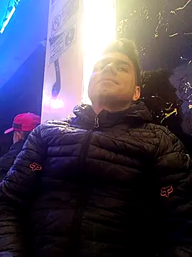 Ffeenniizz online show from April 2026 07:12:01 AM