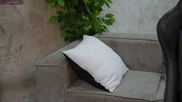 Naomi 054 online show from September 2025 10:20:02 AM