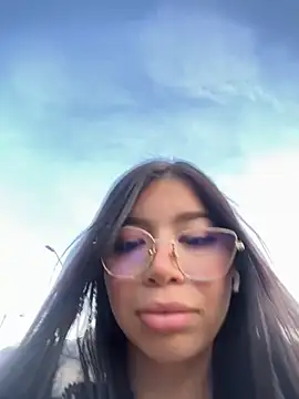 Maddy Piink online show from November 2025 09:52:01 PM