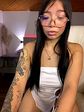 Maddy Piink online show from November 2025 08:13:02 PM