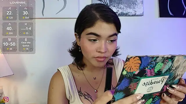 Zoe wang online show from October 2025 12:26:01 PM