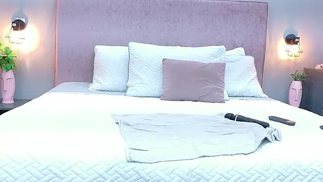 Camila Hill  online show from January 2026 01:17:02 PM