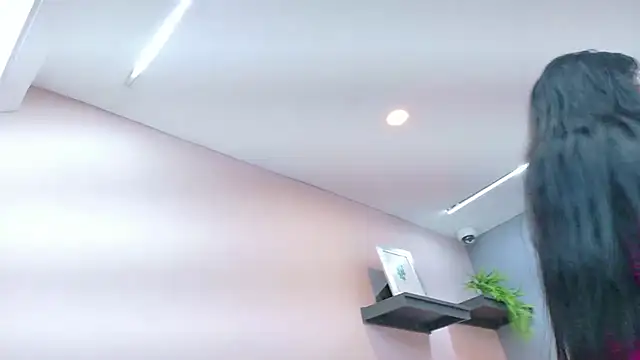 Camila Hill  online show from January 2026 01:15:01 PM