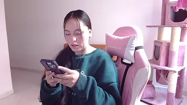 Snapshot of madissooon__ chatting on December 2025 08:19:01 PM madissooon online show from December 2025 08:19:01 PM