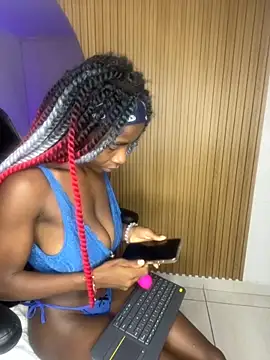 MorenaLush Eup online show from November 2025 03:32:02 AM