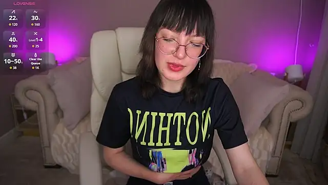 Pixie Peachh online show from September 2025 01:17:02 PM