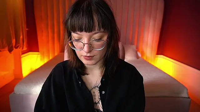 Pixie Peachh online show from October 2025 12:51:01 PM