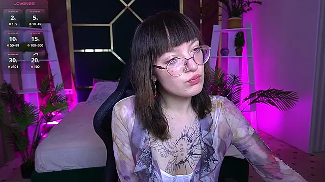 Snapshot of Pixie_Peachh chatting on November 2025 02:11:01 PM Pixie Peachh online show from November 2025 02:11:01 PM