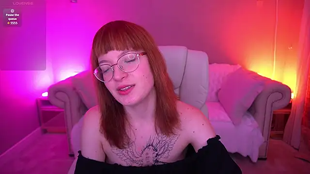 Snapshot of Pixie_Peachh chatting on November 2025 11:03:02 PM Pixie Peachh online show from November 2025 11:03:02 PM