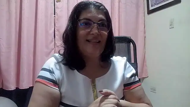 Snapshot of lina_maria99 chatting on May 2026 01:10:02 AM lina maria99 online show from May 2026 01:10:02 AM