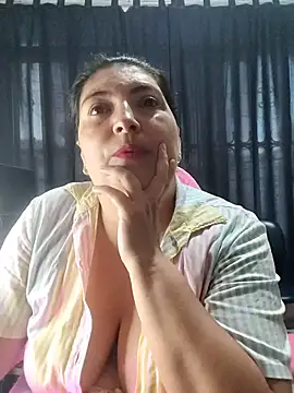 Snapshot of lina_maria99 chatting on October 2025 10:29:01 PM lina maria99 online show from October 2025 10:29:01 PM