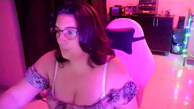 Snapshot of lina_maria99 chatting on April 2026 02:27:02 AM lina maria99 online show from April 2026 02:27:02 AM