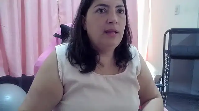 Snapshot of lina_maria99 chatting on June 2026 12:16:01 PM lina maria99 online show from June 2026 12:16:01 PM