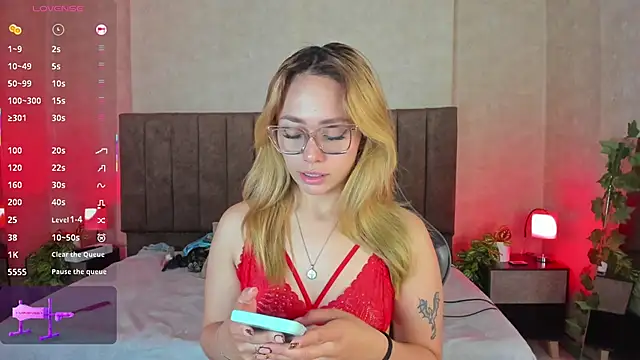 LanaMills  online show from December 2025 04:35:02 AM