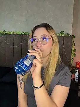 LanaMills  online show from March 2026 04:18:02 AM