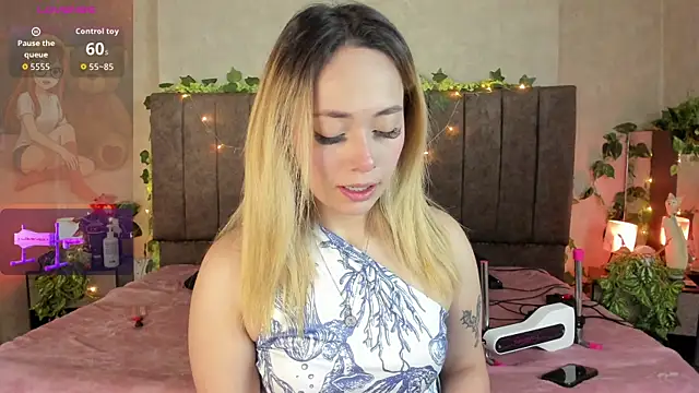 LanaMills  online show from April 2026 03:02:02 AM