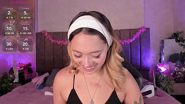 LanaMills  online show from May 2026 05:56:01 AM