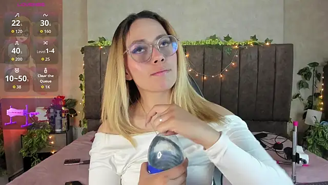 LanaMills  online show from March 2026 05:09:01 AM