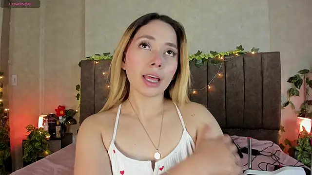 LanaMills  online show from April 2026 05:59:01 AM