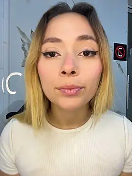 LanaMills  online show from May 2026 05:27:02 AM