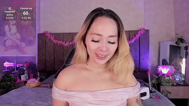 LanaMills  online show from May 2026 02:42:01 AM