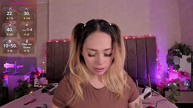 LanaMills  online show from June 2026 04:06:02 AM