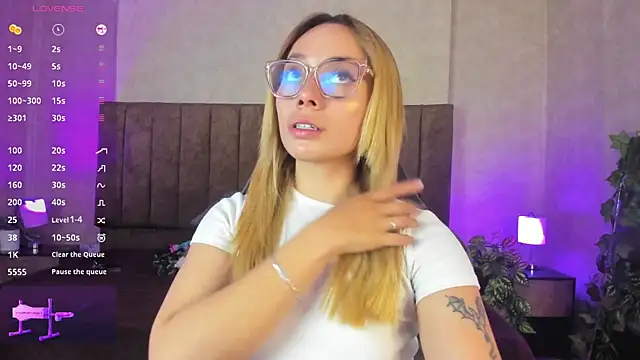 LanaMills  online show from October 2025 03:40:02 AM