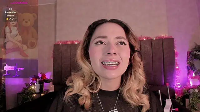 LanaMills  online show from June 2026 05:35:01 AM