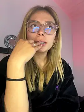 LanaMills  online show from October 2025 05:35:02 PM