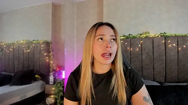 LanaMills  online show from February 2026 05:15:01 AM